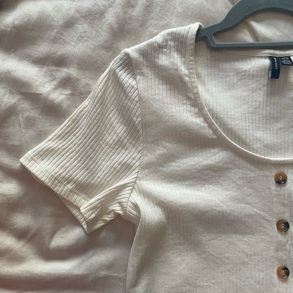 Off-White Casual Button Tee - Picture 5 of 5